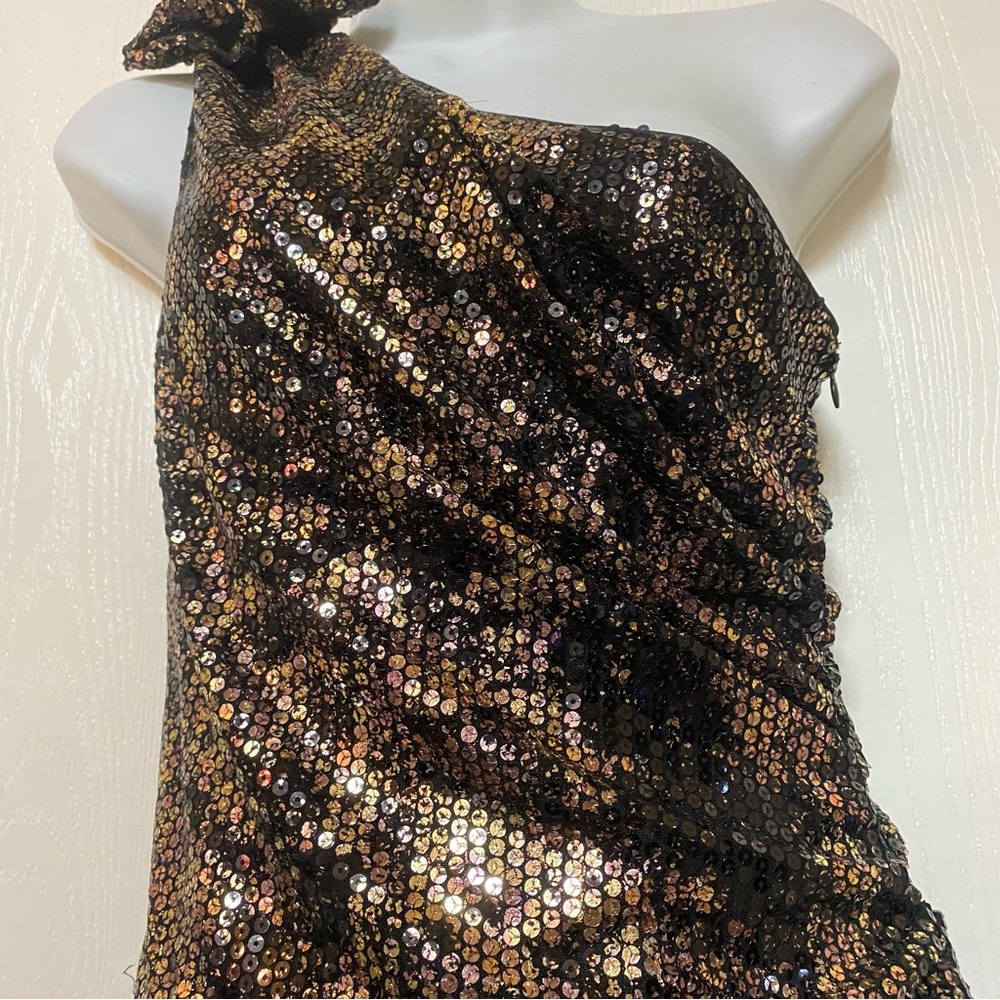 One Shoulder Black and Gold Sequin Dress Badgely Mischka - Picture 2 of 9
